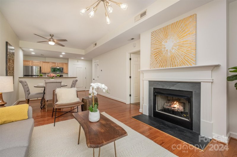 Property image 3 at 718 W Trade Street, Charlotte, NC 28202