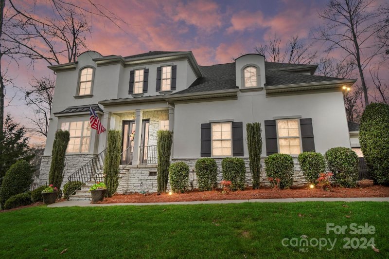 7220 Yellowhorn Trail