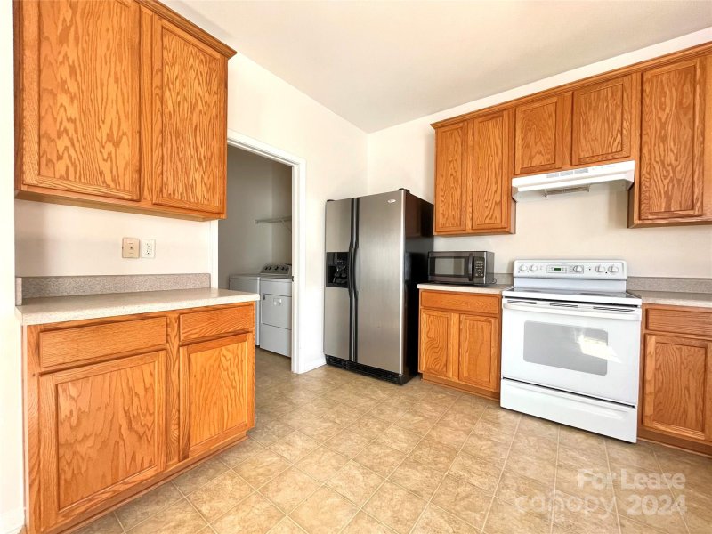 Property image 3 at 7409 Lamplighter Close Drive, Matthews, NC 28105