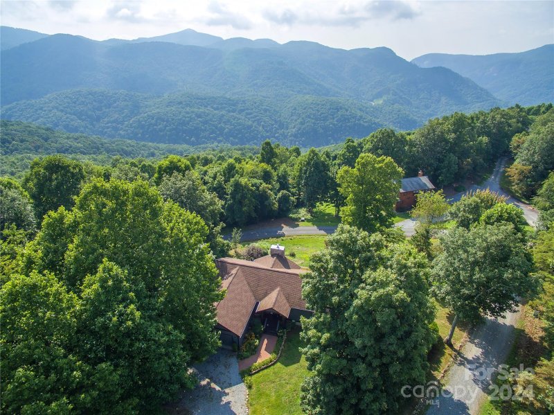 Property image 3 at 60 Songbird Court, Hendersonville, NC 28792