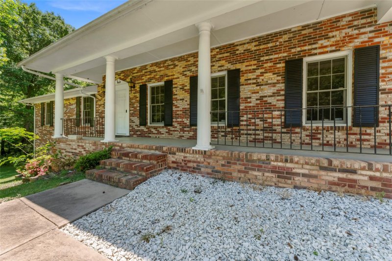 Property image 3 at 133 Windsong Court, Gastonia, NC 28056