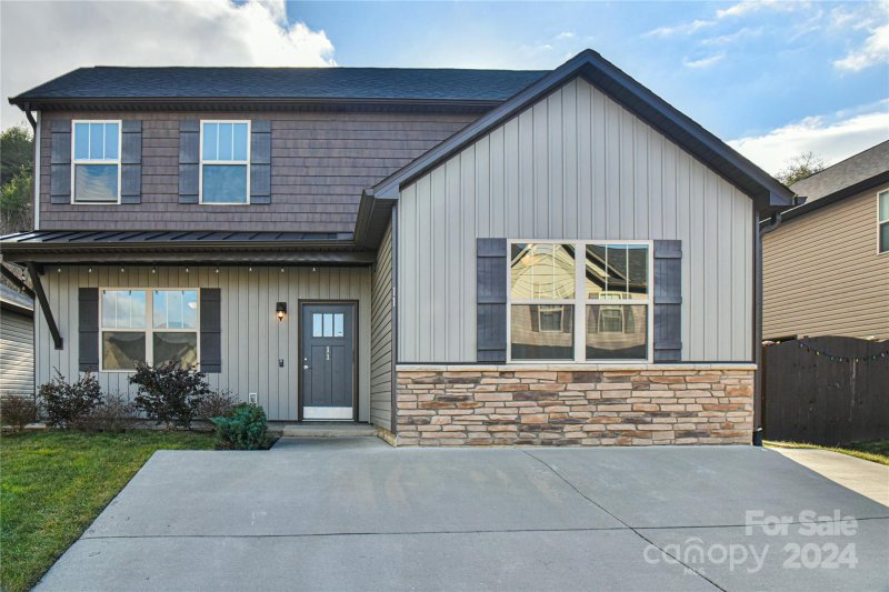 Property image 3 at 11 Mann Lane, Fletcher, NC 28732