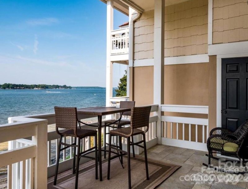 17925 Kings Point Drive