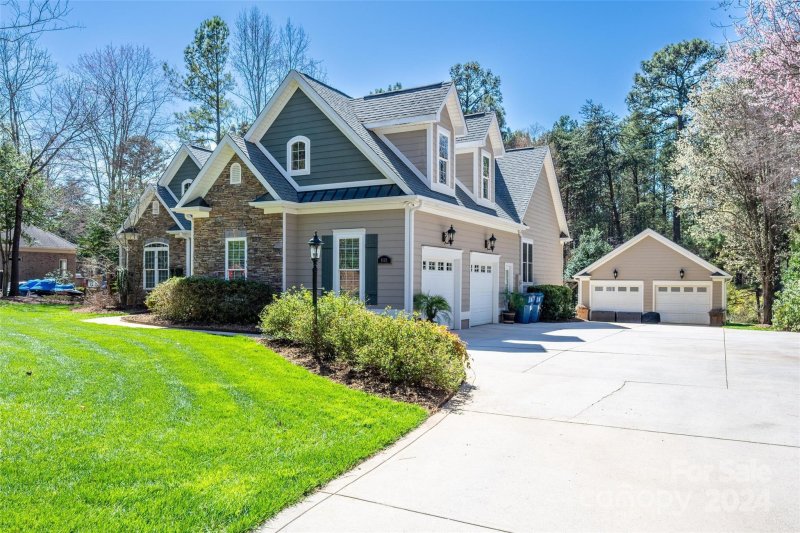 Property image 3 at 9185 Grayson Green Lane, Sherrills Ford, NC 28673