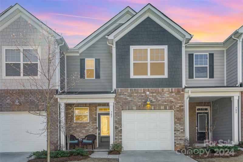 707 Still Oak Trail