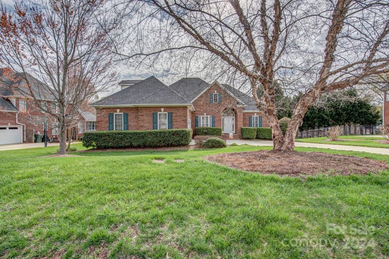 Property image 2 at 5527 Weavers Row, Gastonia, NC 28056