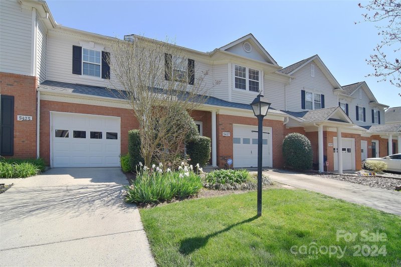 Property image 2 at 5427 Johnston Mill Court, Charlotte, NC 28269