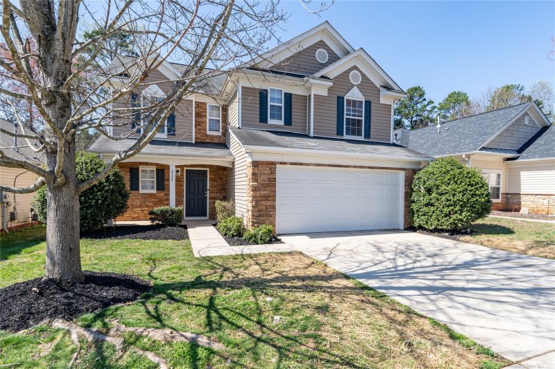 Property image 2 at 2724 Markham Woods Court, Charlotte, NC 28214