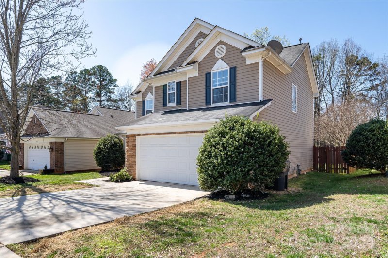 Property image 3 at 2724 Markham Woods Court, Charlotte, NC 28214