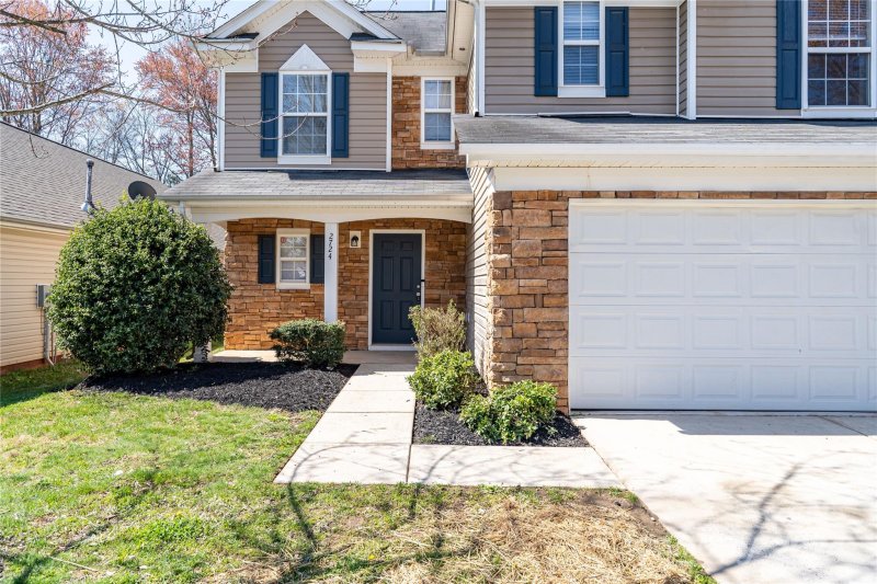 Property image 4 at 2724 Markham Woods Court, Charlotte, NC 28214
