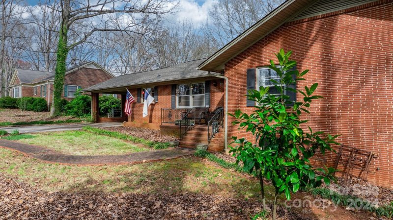 Property image 3 at 1523 Brentwood Drive, Newton, NC 28658