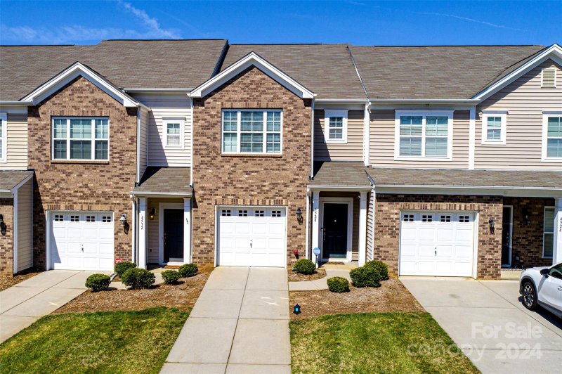 Property image 2 at 4528 Craigmoss Lane, Charlotte, NC 28278