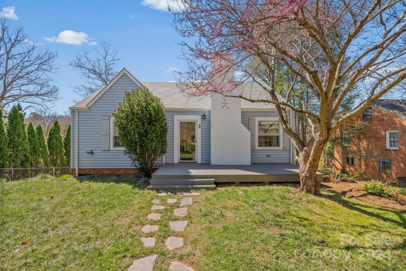 Property image 2 at 29 Canterbury Road, Asheville, NC 28805