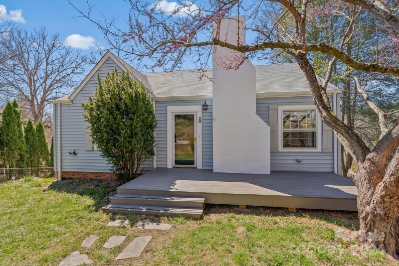 Property image 3 at 29 Canterbury Road, Asheville, NC 28805