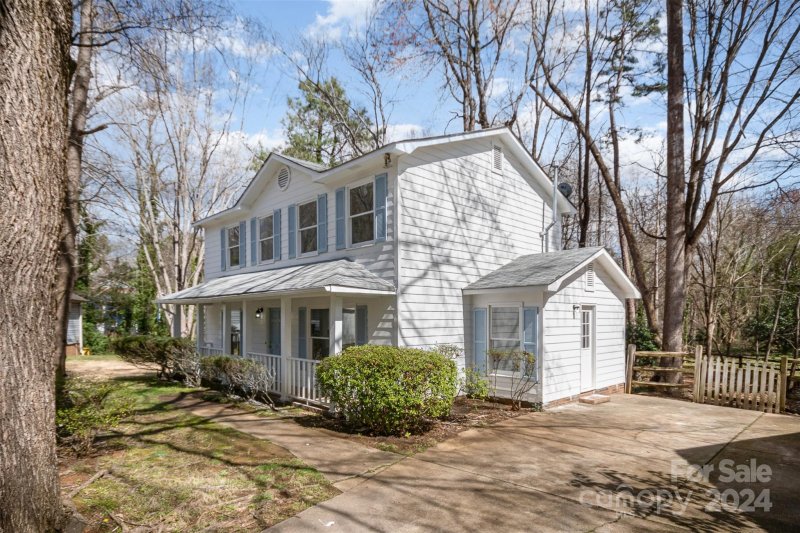 Property image 2 at 2618 Spring Glen Avenue, Charlotte, NC 28212
