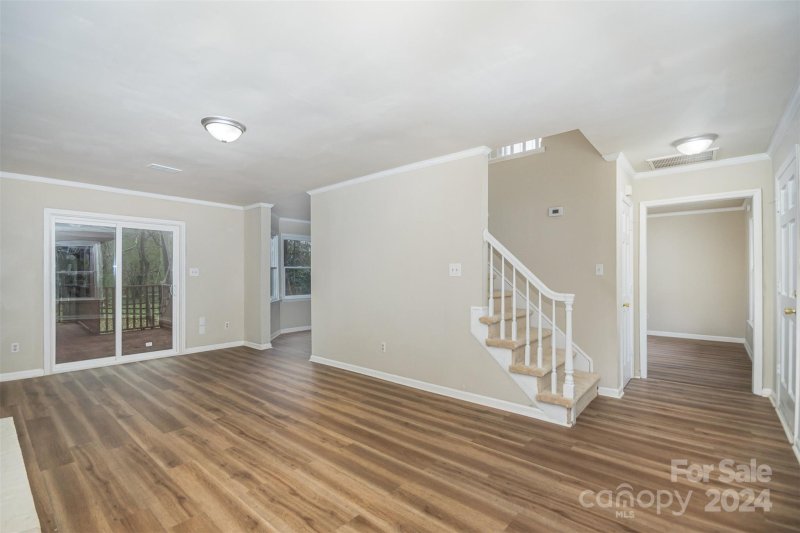 Property image 4 at 2618 Spring Glen Avenue, Charlotte, NC 28212