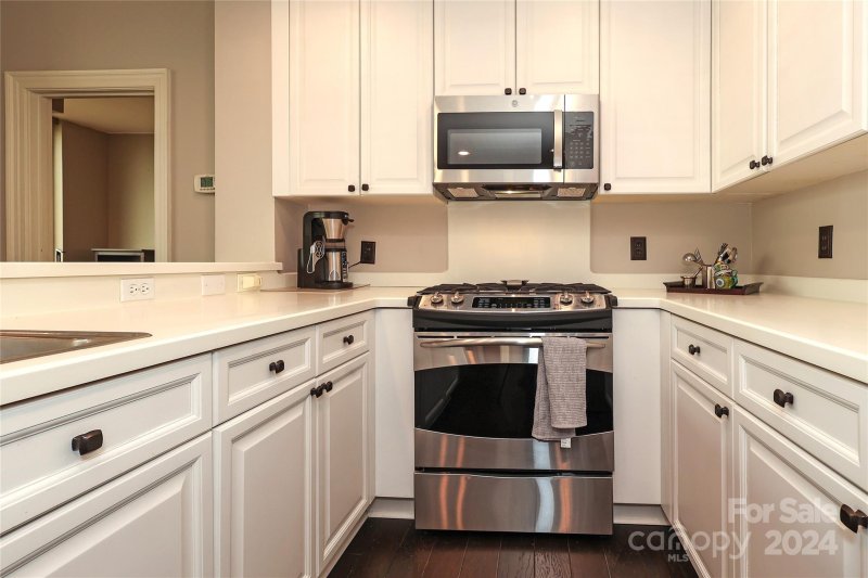 Property image 5 at 315 Arlington Avenue, Charlotte, NC 28203