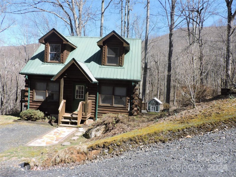 Property image 2 at 643 Amber Drive, Bakersville, NC 28705