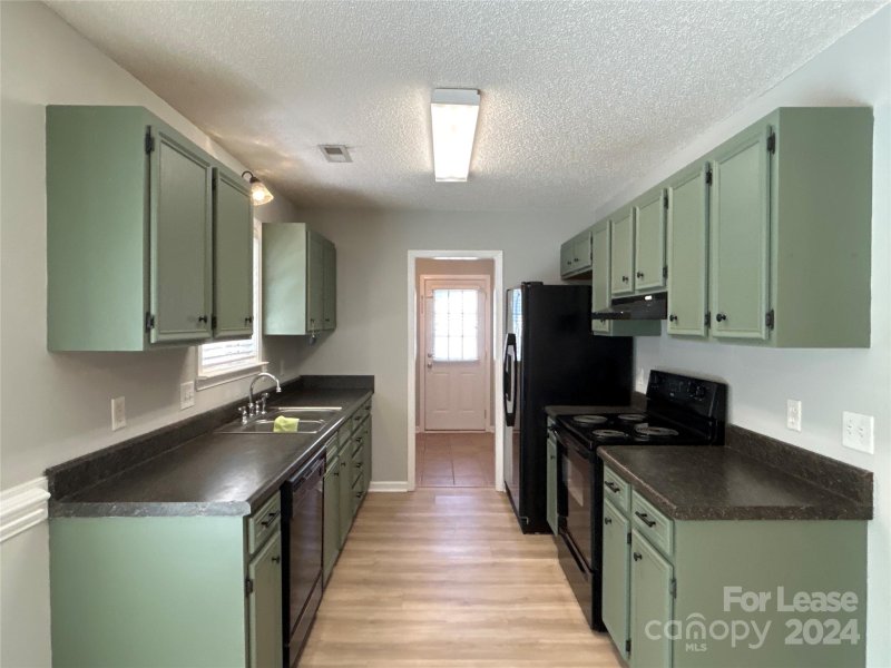 Property image 5 at 812 White Oak Lane, Matthews, NC 28104