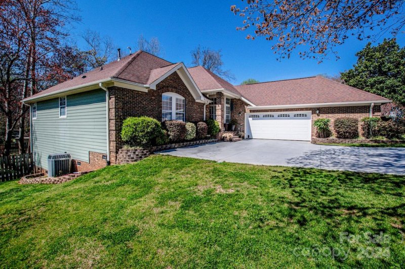 Property image 3 at 255 Fox Hollow Road, Mooresville, NC 28117