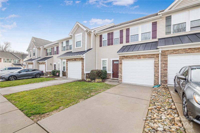 Property image 2 at 2446 Silverthorn Drive, Charlotte, NC 28273