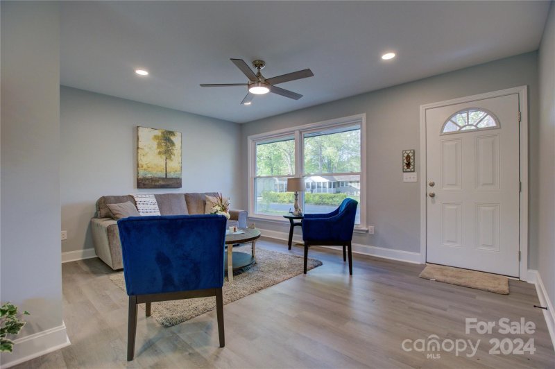 Property image 4 at 1101 Georgetown Drive, Charlotte, NC 28213