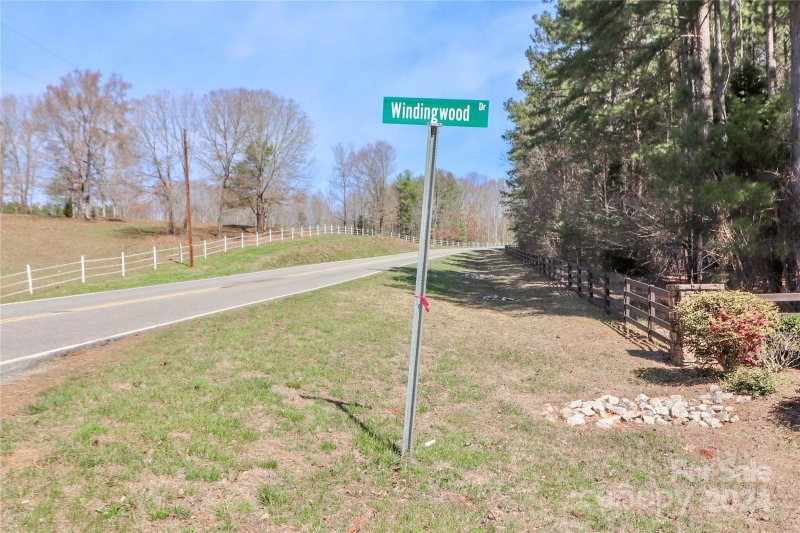 Property image 2 at 104 Jenwood Court, Statesville, NC 28677