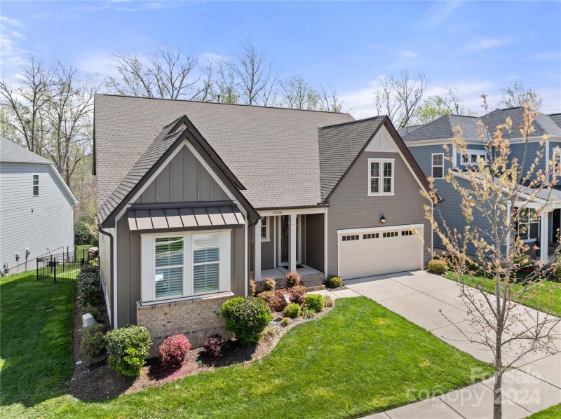 17538 Julees Walk Lane