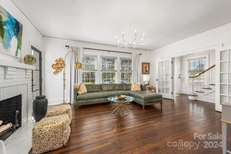 Property image 3 at 2032 Oaklawn Avenue, Charlotte, NC 28216