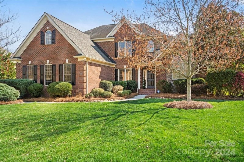 Property image 2 at 5903 Four Wood Drive, Matthews, NC 28104