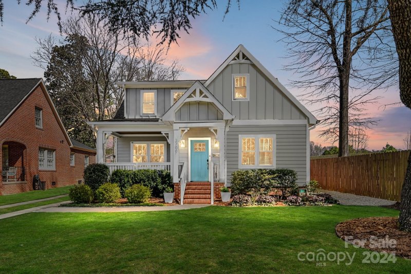 3709 Commonwealth Avenue