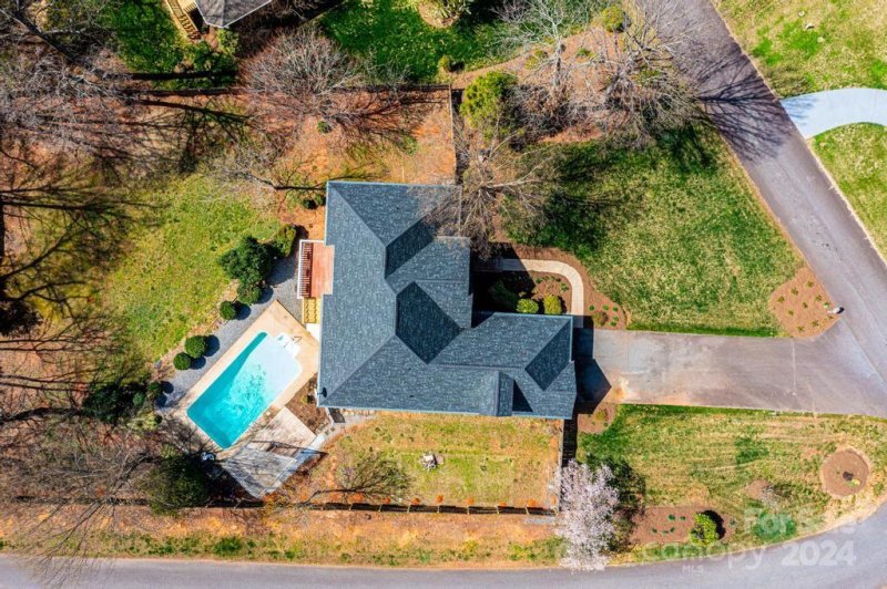 Property image 3 at 4155 Tuscany Court, Hickory, NC 28602