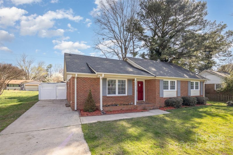 Property image 2 at 8206 Idlewild Road, Indian Trail, NC 28079