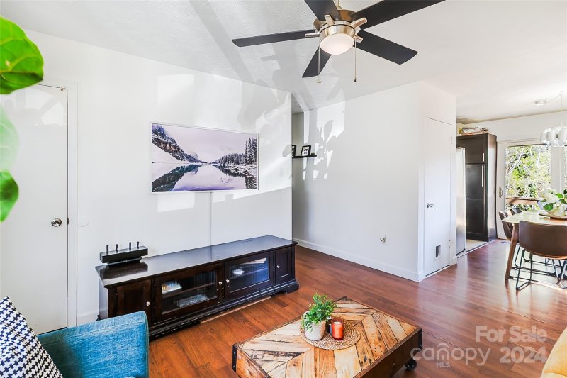 Property image 3 at 24 Lancelot Lane, Asheville, NC 28806