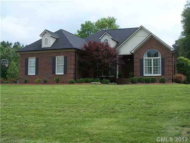 5585 S Oakmont Street