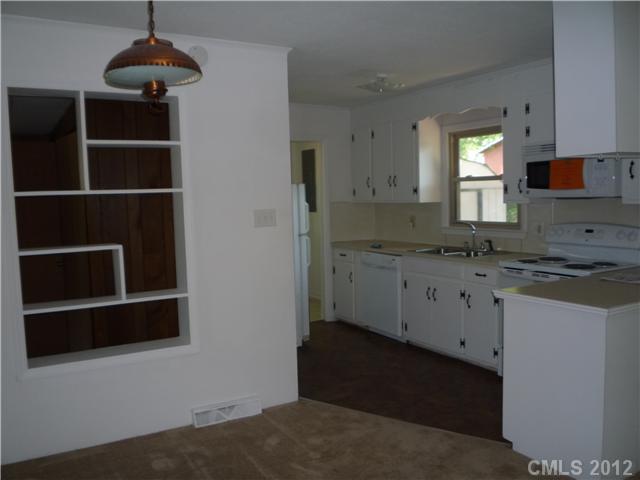 Property image 2 at 1141 Carolina Circle, Statesville, NC 28677