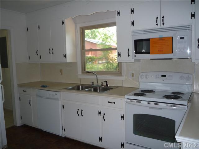 Property image 3 at 1141 Carolina Circle, Statesville, NC 28677