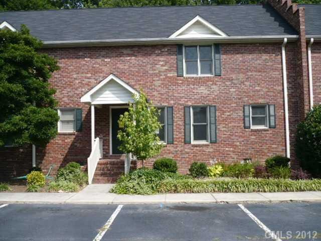 1136 Crestmont Drive