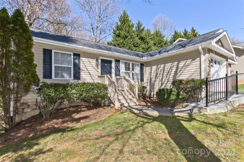 Property image 2 at 37 Kirby Road, Asheville, NC 28806