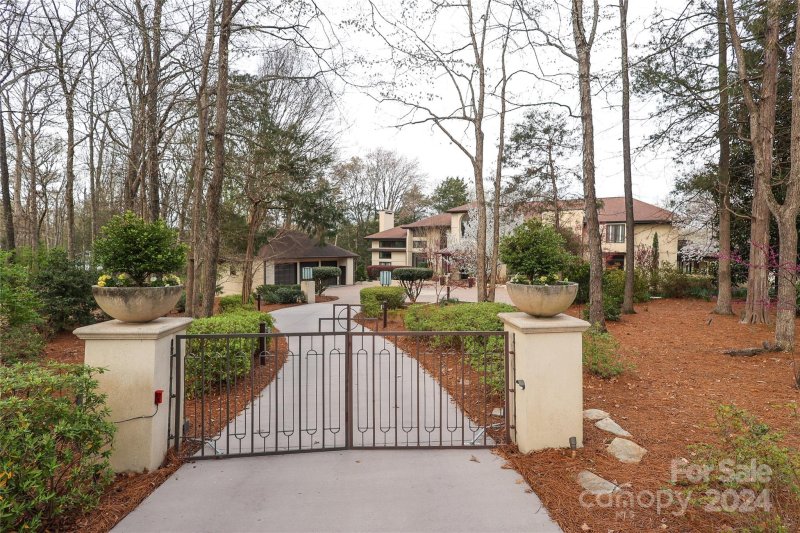 Property image 4 at 6804 Medinah Court, Charlotte, NC 28210