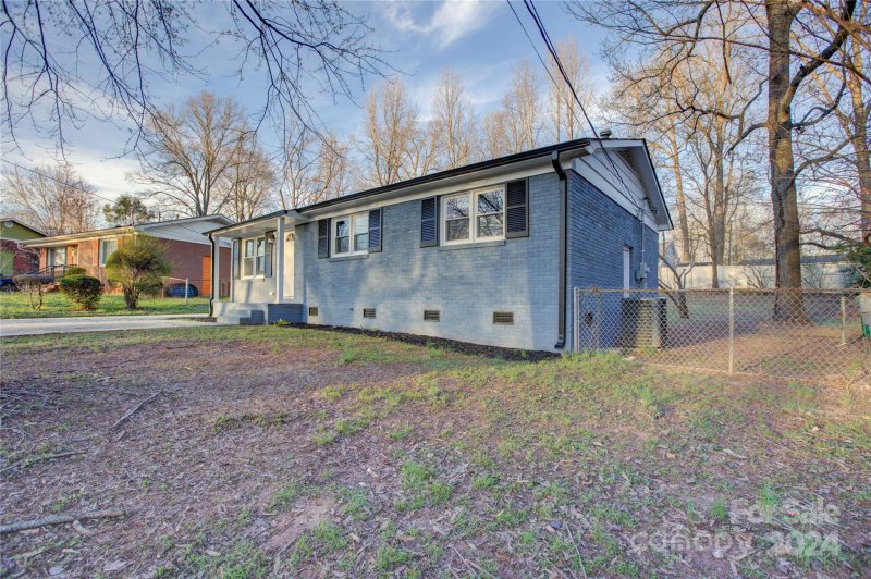 Property image 2 at 9812 Feldbank Drive, Charlotte, NC 28216