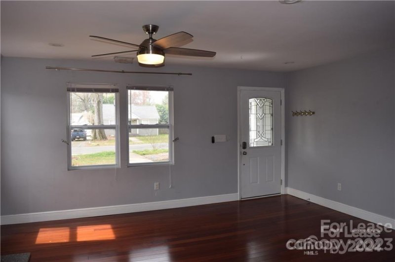 Property image 5 at 1221 Meadow Lane, Charlotte, NC 28205