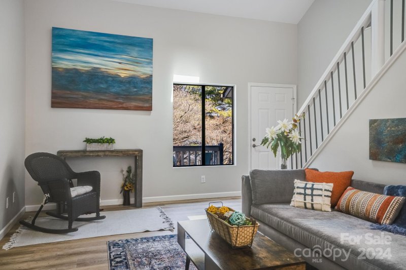 Property image 5 at 214 Cheyenne Court, Asheville, NC 28803