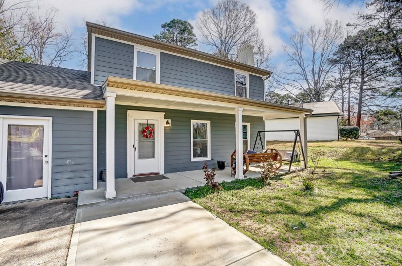 Property image 2 at 5515 Autumn End Circle, Charlotte, NC 28212