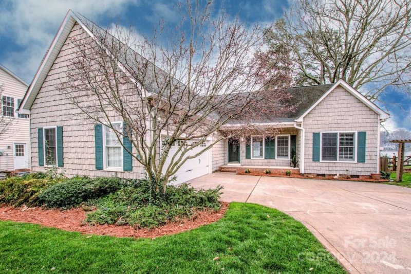 104 Chandeleur Drive