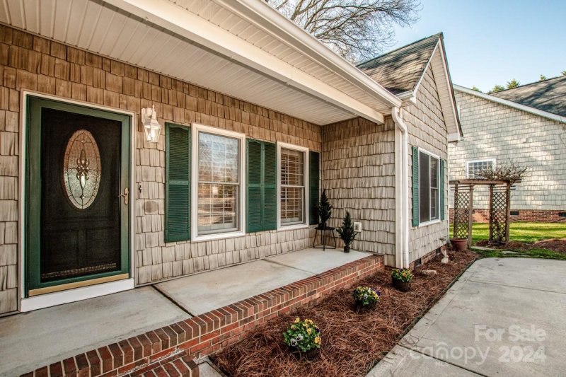 Property image 3 at 104 Chandeleur Drive, Mooresville, NC 28117