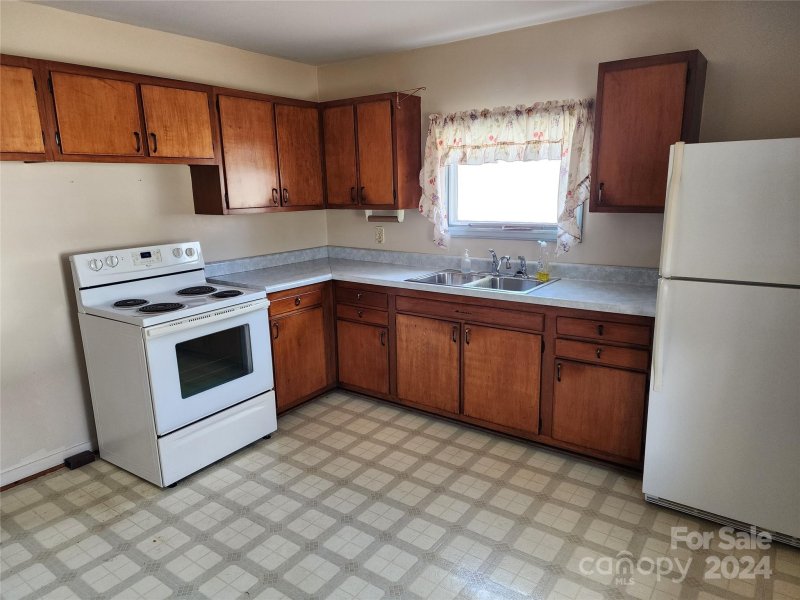 Property image 3 at 3624 Glenville Avenue, Charlotte, NC 28215