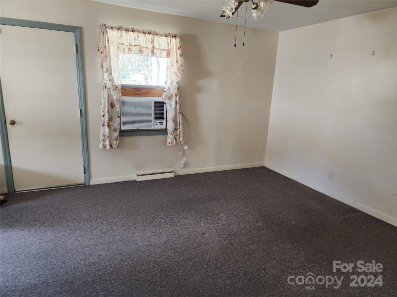 Property image 4 at 3624 Glenville Avenue, Charlotte, NC 28215