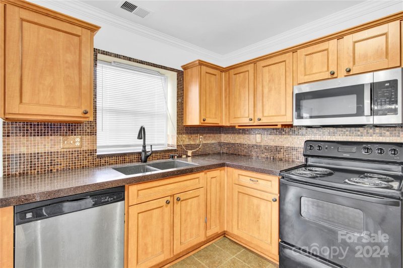 Property image 2 at 118 Winding Canyon Drive, Charlotte, NC 28214