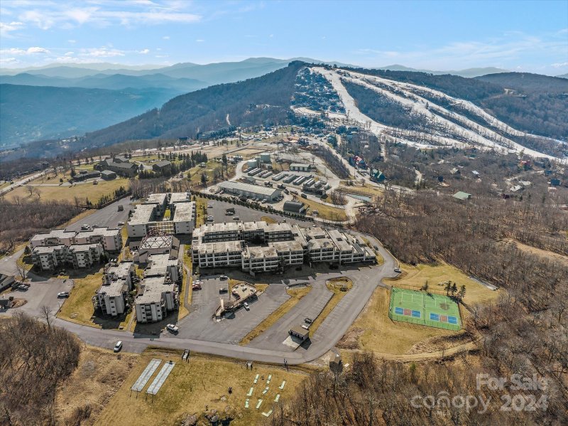 Property image 2 at 301 Pinnacle Inn Road, Beech Mountain, NC 28604